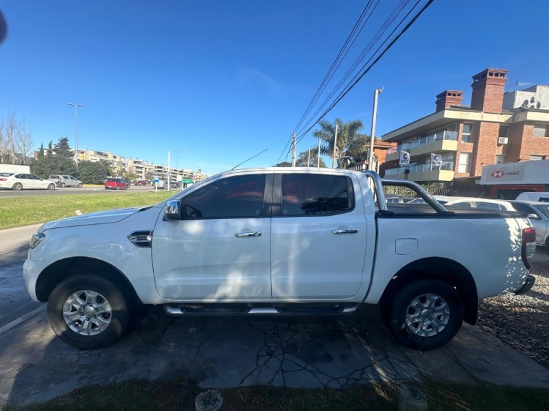 Ford Ranger XLT 4x2 Nafta